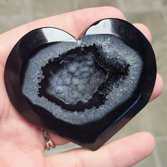 Druzy Black Agate Heart Crystal Carving - Picture 4 of 6